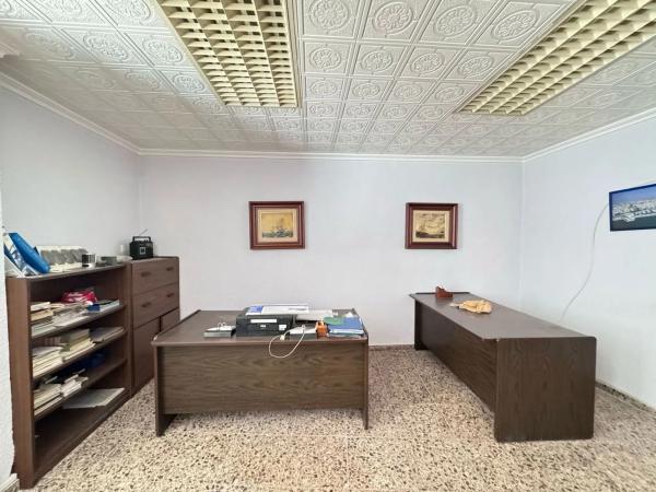 Local en calle Jaén, 2