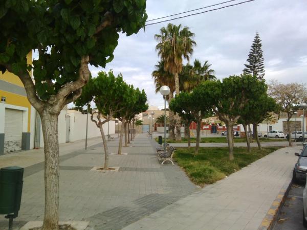 Local en calle Caracas, 23