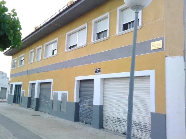 Local en calle Caracas, 23