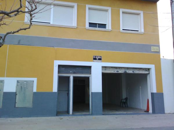 Local en calle Caracas, 23