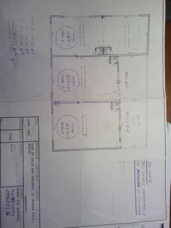 Local en calle Caracas, 23