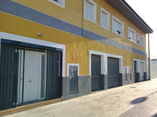 Local en calle Caracas, 23