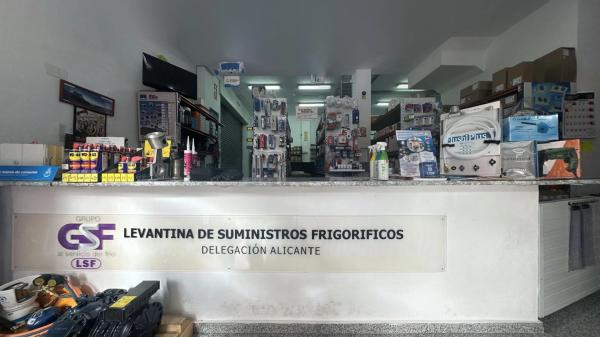 Local en calle de Confrides