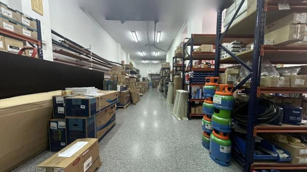 Local en calle de Confrides