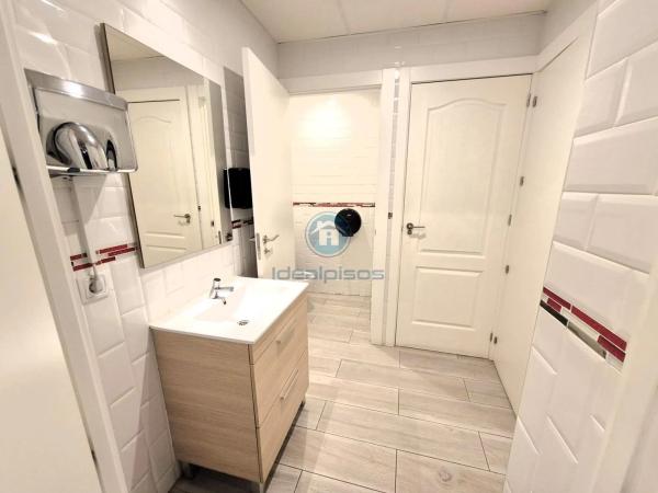 Local en calle Doctor José Luis de la Vega