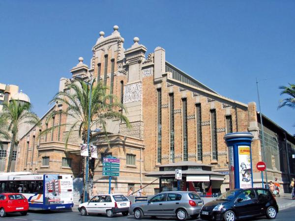 Carnicería en avenida Alfonso El Sabio, 10