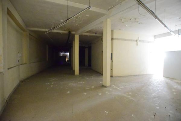 Local en plaza Doctor Gómez Ulla, 1