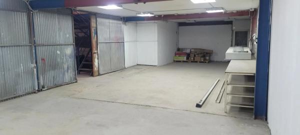 Nave en calle Rosa de los Vientos