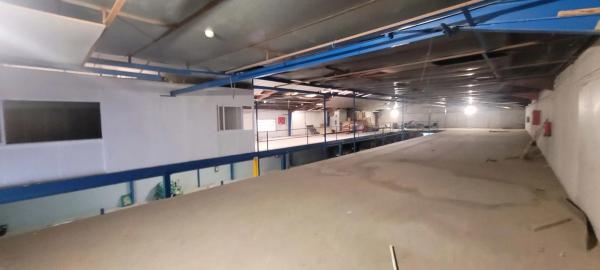 Nave en calle Rosa de los Vientos