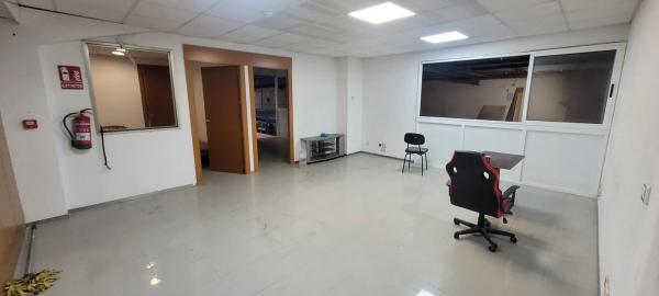 Nave en calle Rosa de los Vientos