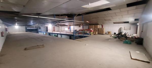 Nave en calle Rosa de los Vientos