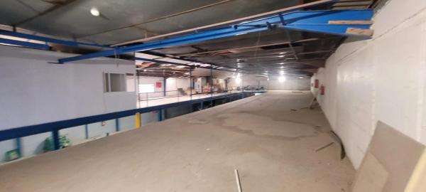 Nave en calle Rosa de los Vientos