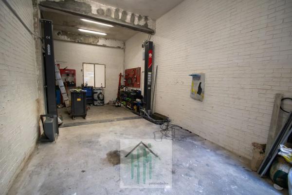 Local en Barrio Campoamor