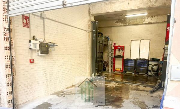 Local en Barrio Campoamor