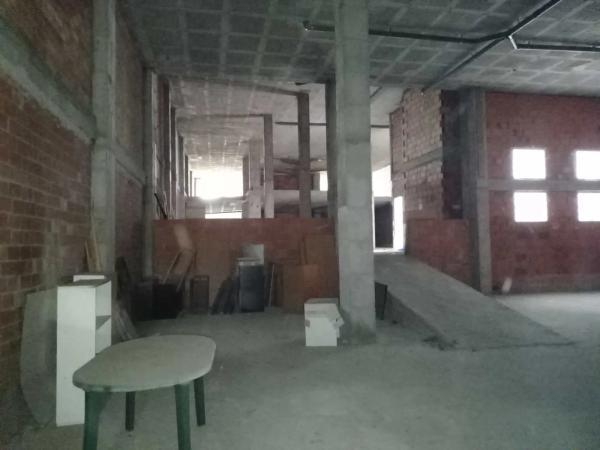 Local en avenida Conde de Lumiares