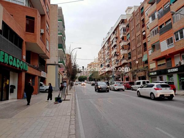 Local en avenida Conde de Lumiares