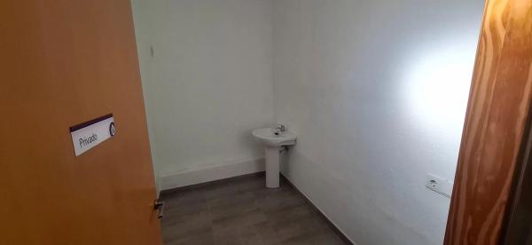 Local en calle Catedrático Lafuente Vidal, 9