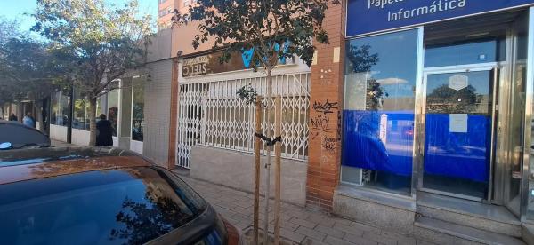 Local en calle Catedrático Lafuente Vidal, 9