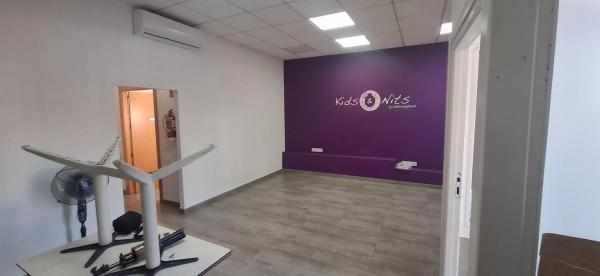 Local en calle Catedrático Lafuente Vidal, 9