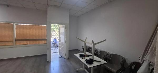 Local en calle Catedrático Lafuente Vidal, 9