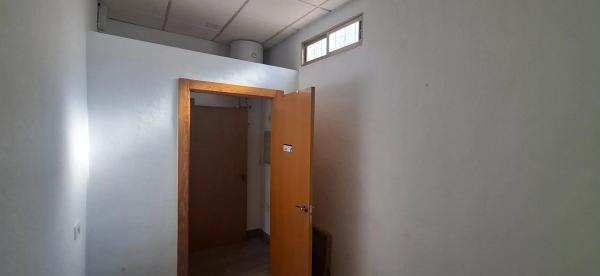 Local en calle Catedrático Lafuente Vidal, 9