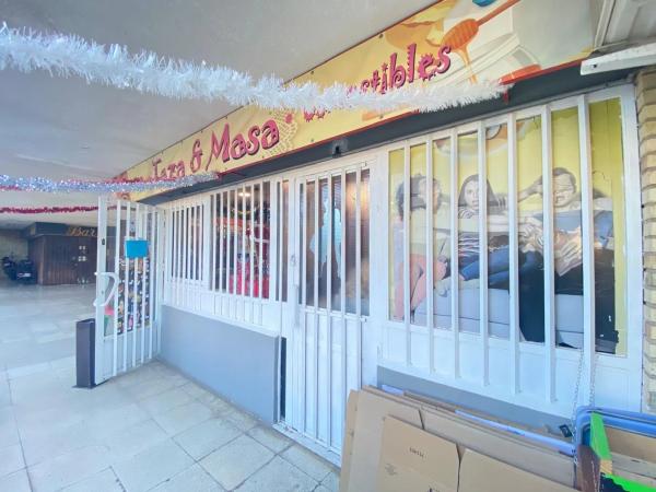 Local en calle Pintor Pedro Camacho