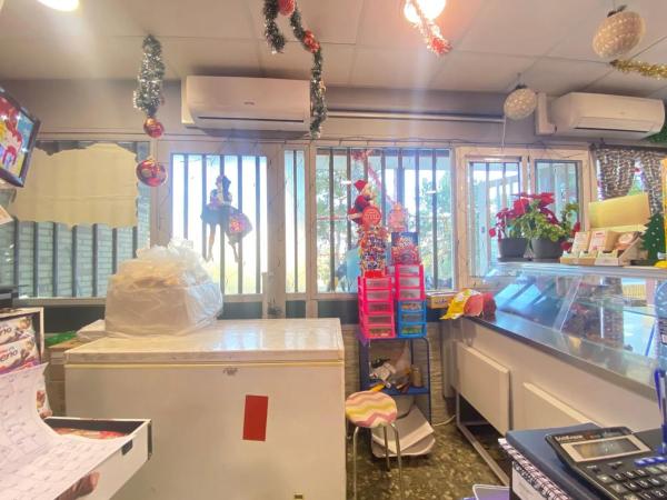 Local en calle Pintor Pedro Camacho