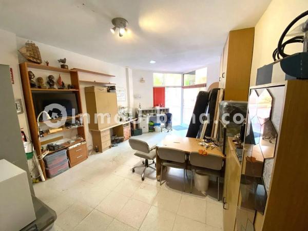 Local en avenida de Cataluña