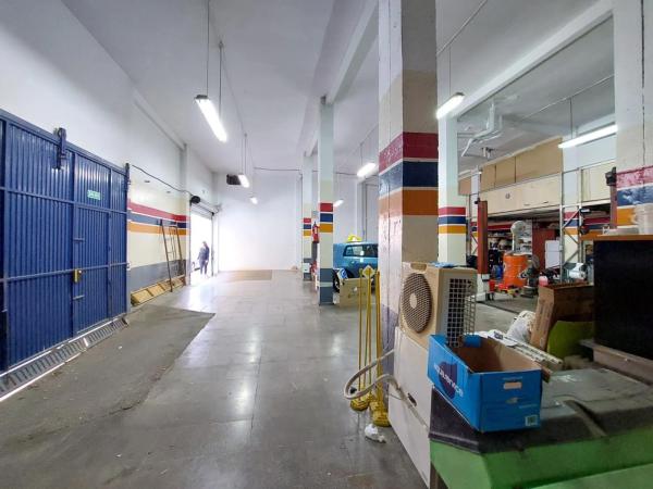 Local en calle Rosalía de Castro, 2