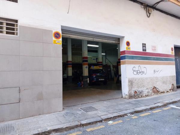 Local en calle Rosalía de Castro, 2