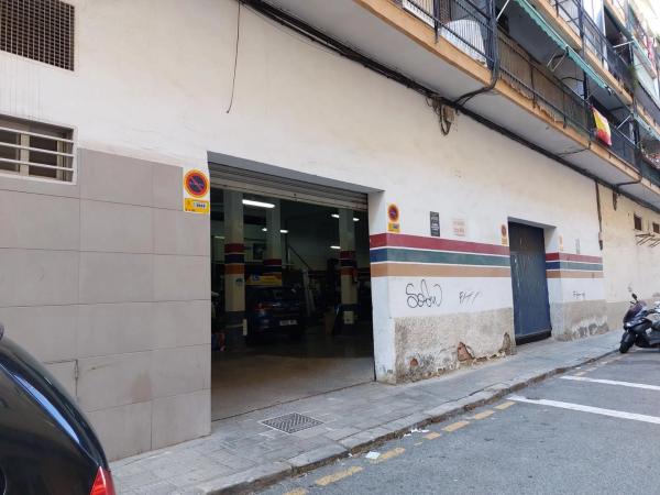 Local en calle Rosalía de Castro, 2