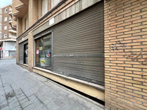Local en calle Tato