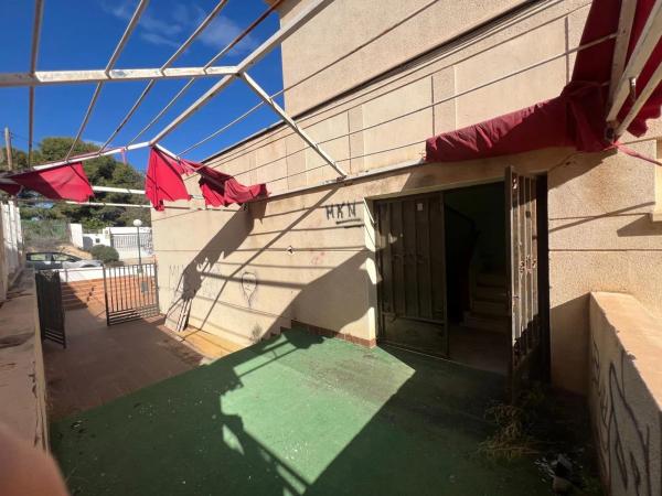 Local en Barrio Cabo de las Huertas