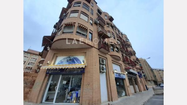 Local en Barrio Altozano