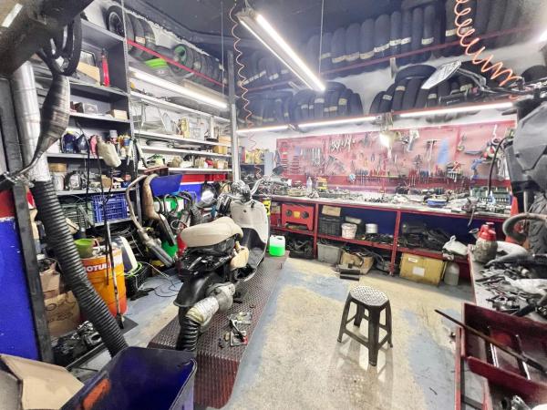 Local en avenida Alcoi