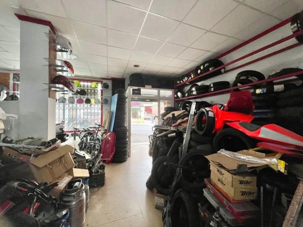 Local en avenida Alcoi