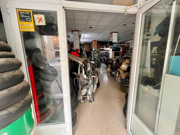 Local en avenida Alcoi