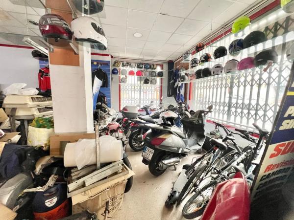 Local en avenida Alcoi