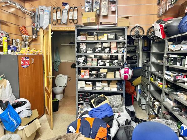 Local en avenida Alcoi