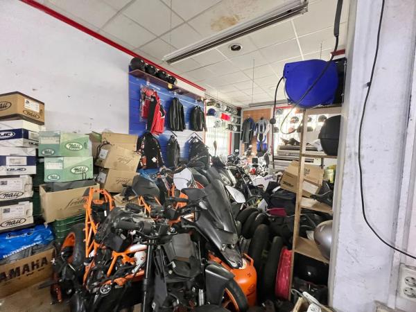 Local en avenida Alcoi