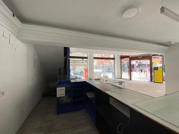 Local en calle Arquitecto Morell