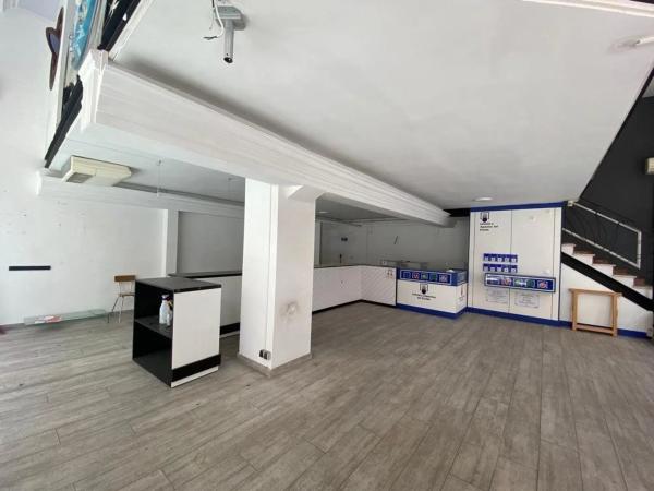 Local en calle Arquitecto Morell