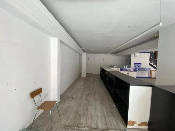 Local en calle Arquitecto Morell