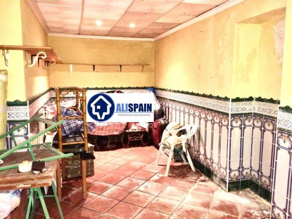 Local en Barrio Carolinas Bajas