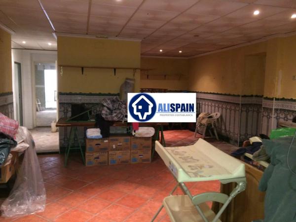 Local en Barrio Carolinas Bajas