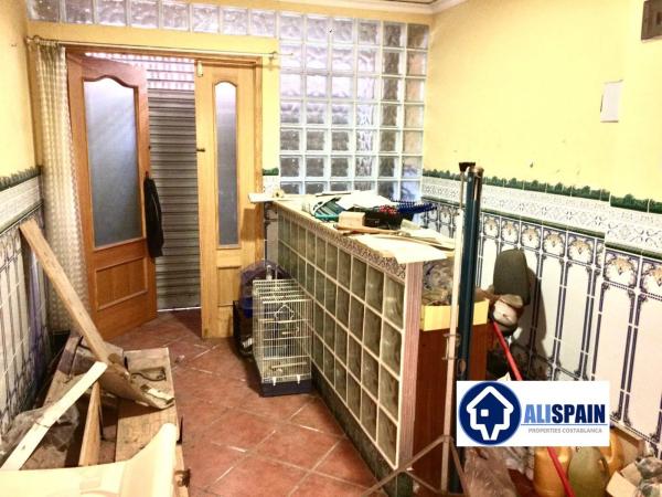 Local en Barrio Carolinas Bajas