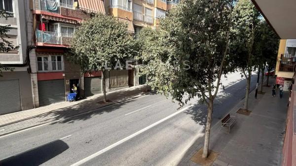 Local en avenida Alcoi