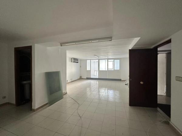 Local en calle del Regidor Lorenzo Llaneras