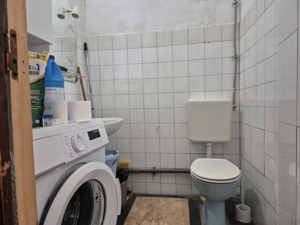 Local en plaza Argel s/n