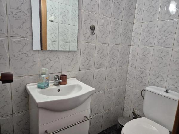 Local en plaza Argel s/n